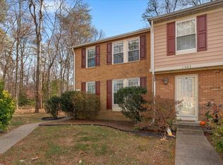 1481 Autumn Ridge Cir, Reston, VA 20194