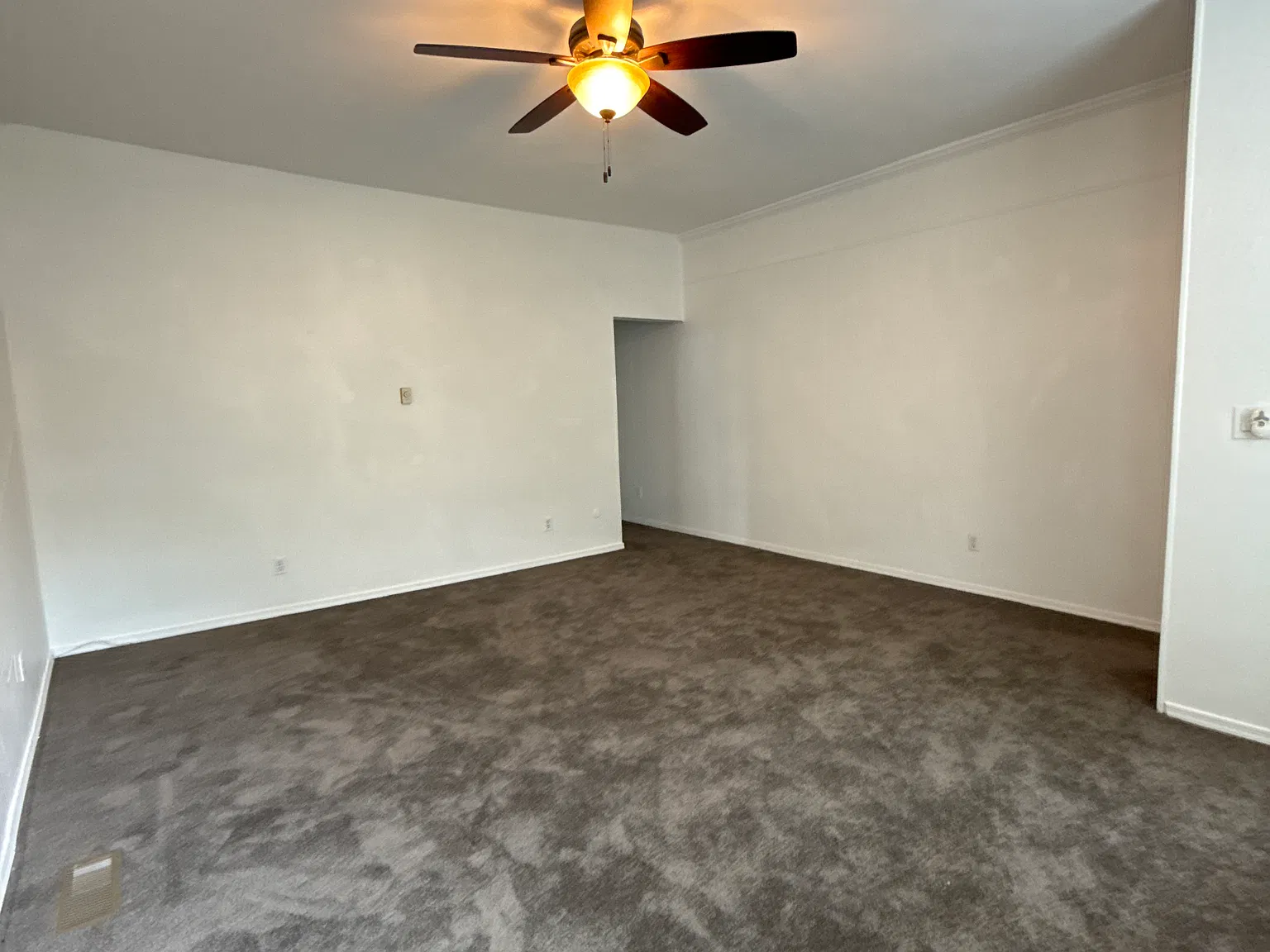 2 bed, 1150 sqft, $1,950 — Photo 2