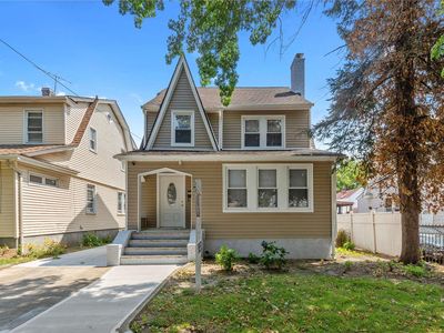 92-23 212th Street, Jamaica, NY, 11428