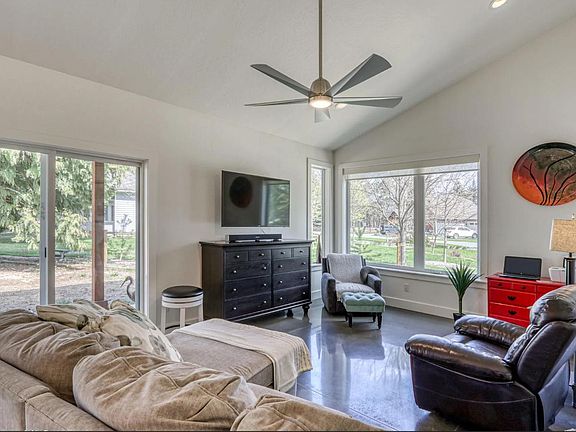 Living room, slider access to side year