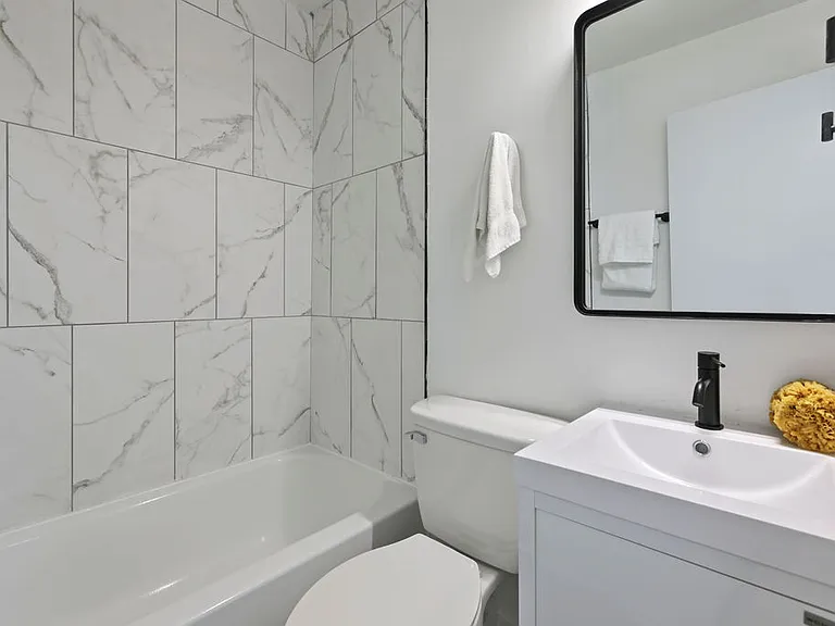 2254-2256 Hiawatha Park Dr — Photo 11
