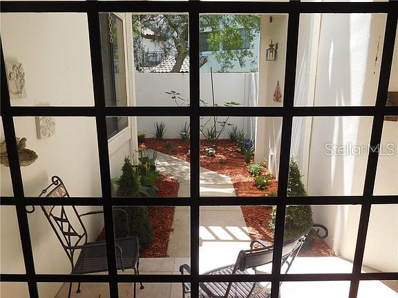 3rd image of 521 Via Verona Dr #101