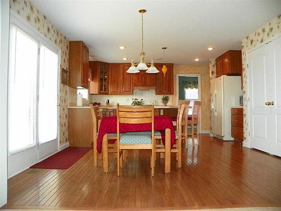 5th image of 3924 Buckhill Dr