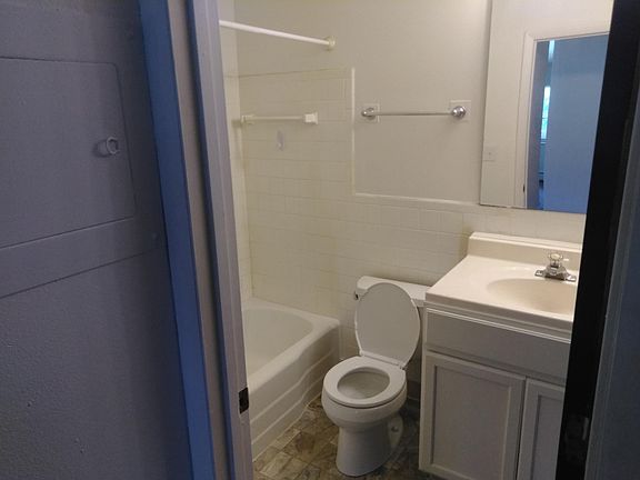 5th image of 3040 E Dorothy Ln APT 4