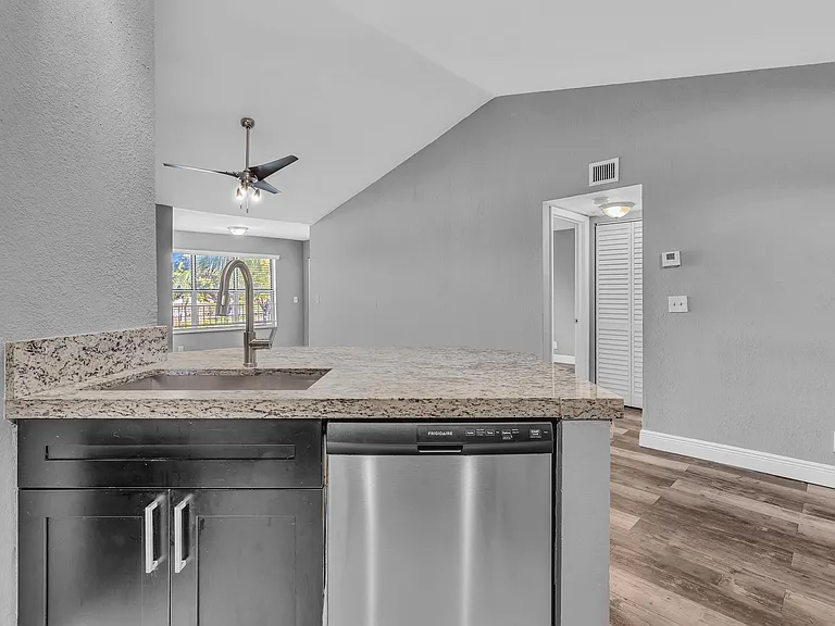 3300 Pinewalk Dr N #1925 — Photo 7