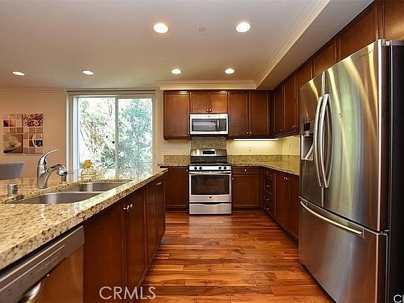 4th image of 533 Rockefeller