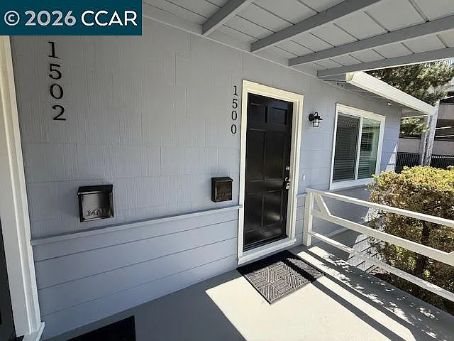 1500 Carmel Dr — Photo 2
