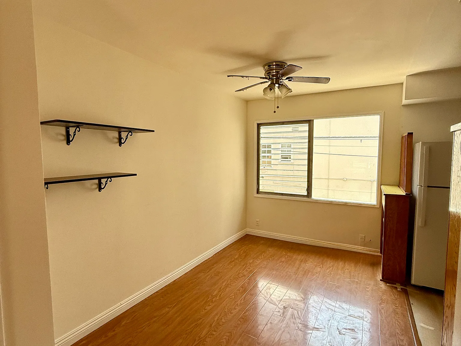 333 Linden Ave — Photo 4