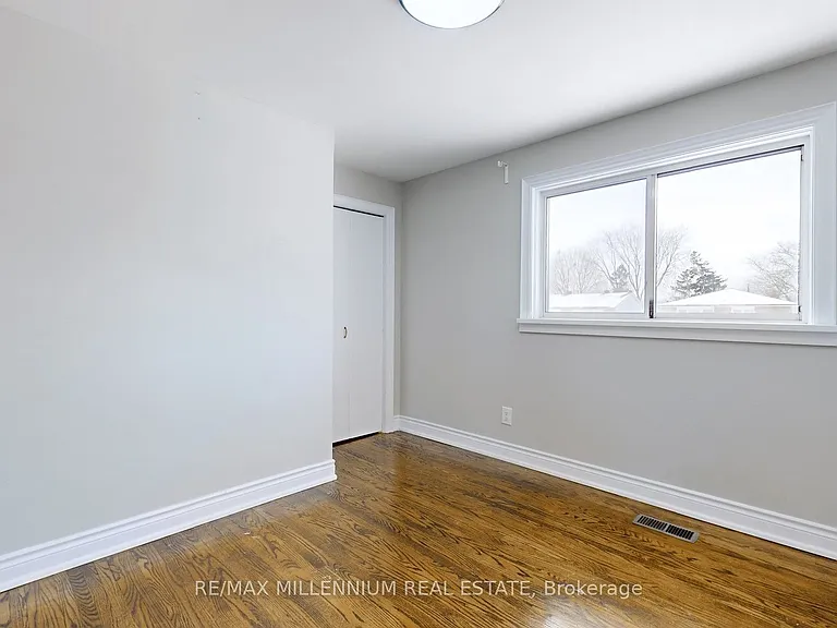 80 Rainier Sq #UPPER — Photo 30