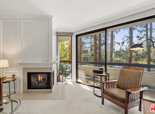 2102 Century Park Ln APT 215, Los Angeles, CA 90067