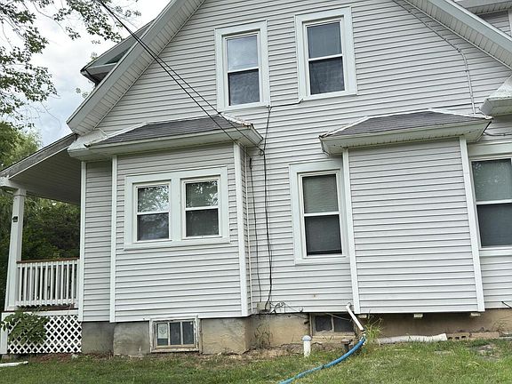 3rd image of 44 Apple Meadow Road