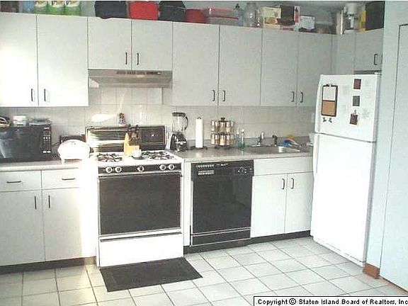 3rd image of 179 Pond Way #B