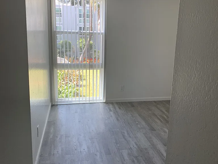 Riverfront Apartments — Photo 33
