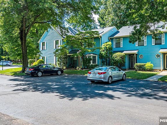 3rd image of 1303 Timber Oaks Rd #1303
