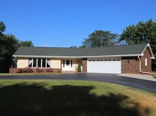 708 Valley Forge Trl, Rockton, IL 61072