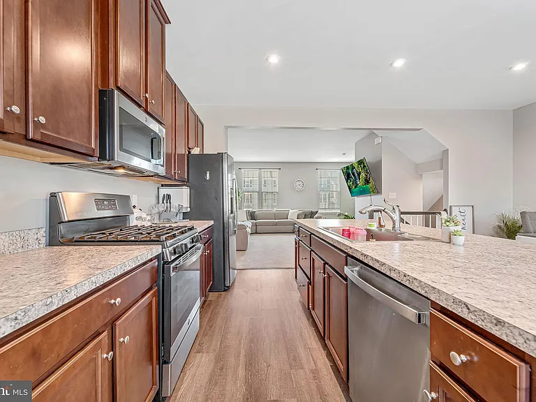205 Dalton Dr — Photo 16