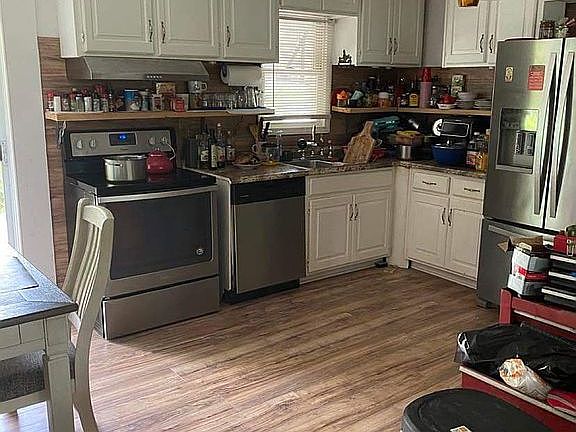 4th image of 7840 Smalley Ave