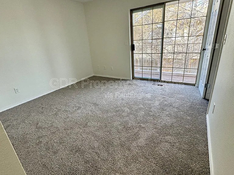 700 Fruit Ave NW — Photo 14