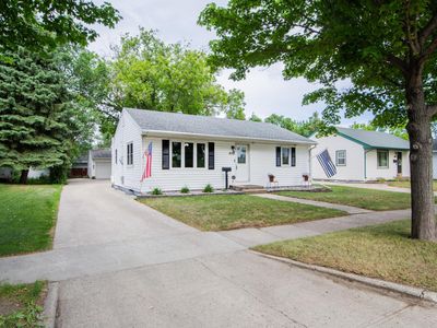 805 13th St N, Moorhead, MN, 56560
