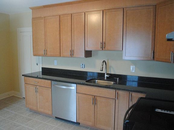 5th image of 12 Abbott St Floor 2