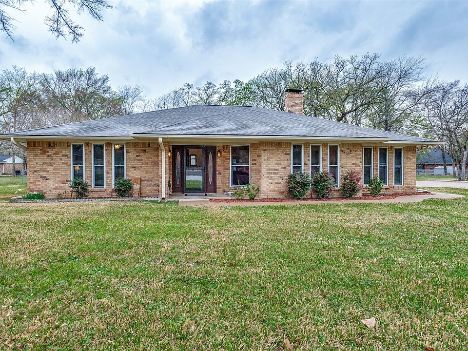1st image of 5 Huckleberry Ln