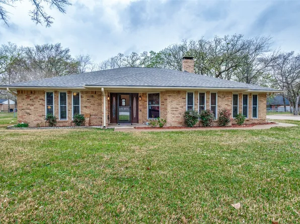 5 Huckleberry Ln, Malakoff, TX 75148