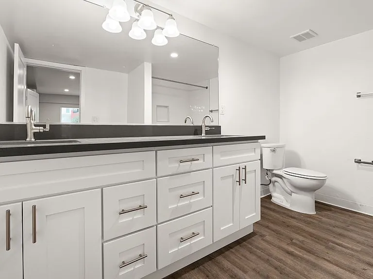 Woodland Trio Apartments — Photo 46