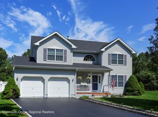 37 Bayberry Ct, Eatontown, NJ 07724