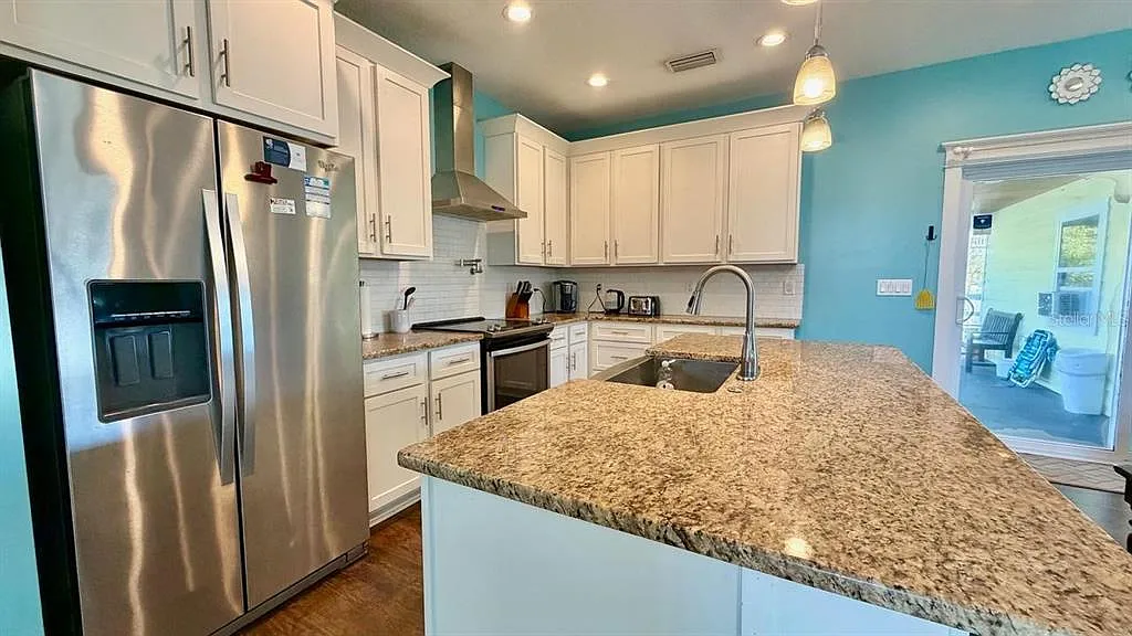 3 bed, 2.5 bath, 1870 sqft, $3,200 — Photo 4