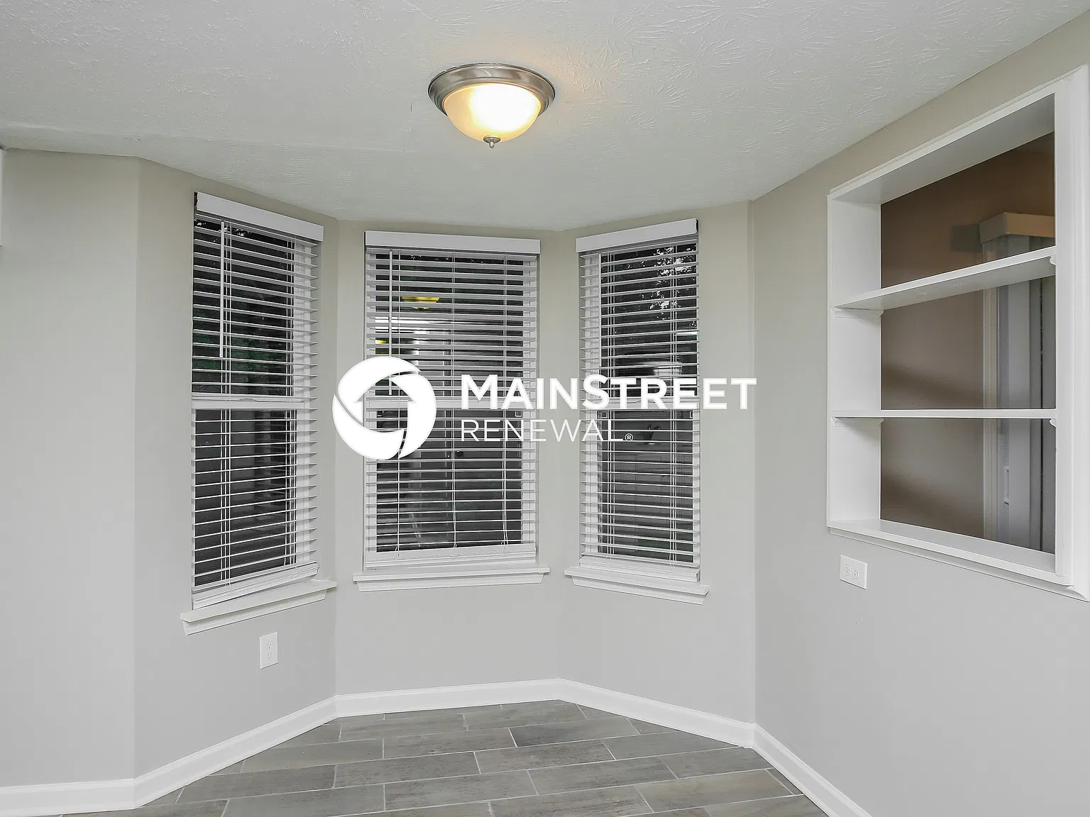 2725 Wildflower Ln — Photo 4