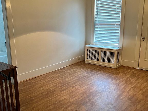 4th image of 143 Oakland Pl #2