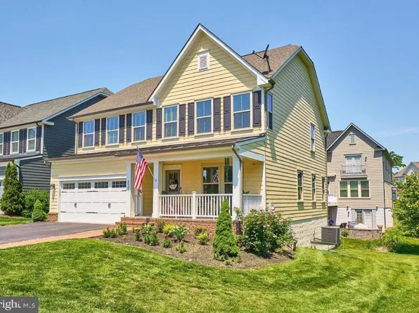 2301 Harmsworth Dr, Dumfries, VA 22026