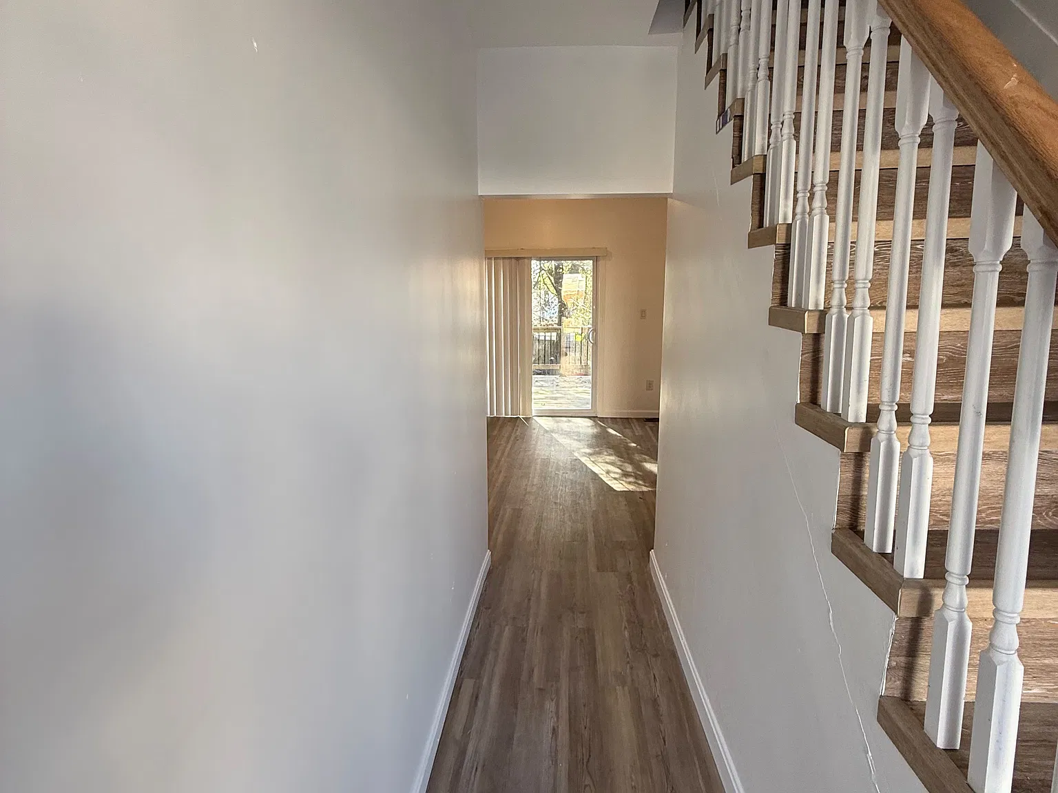 5 bed, 2000 sqft, $4,250 — Photo 2