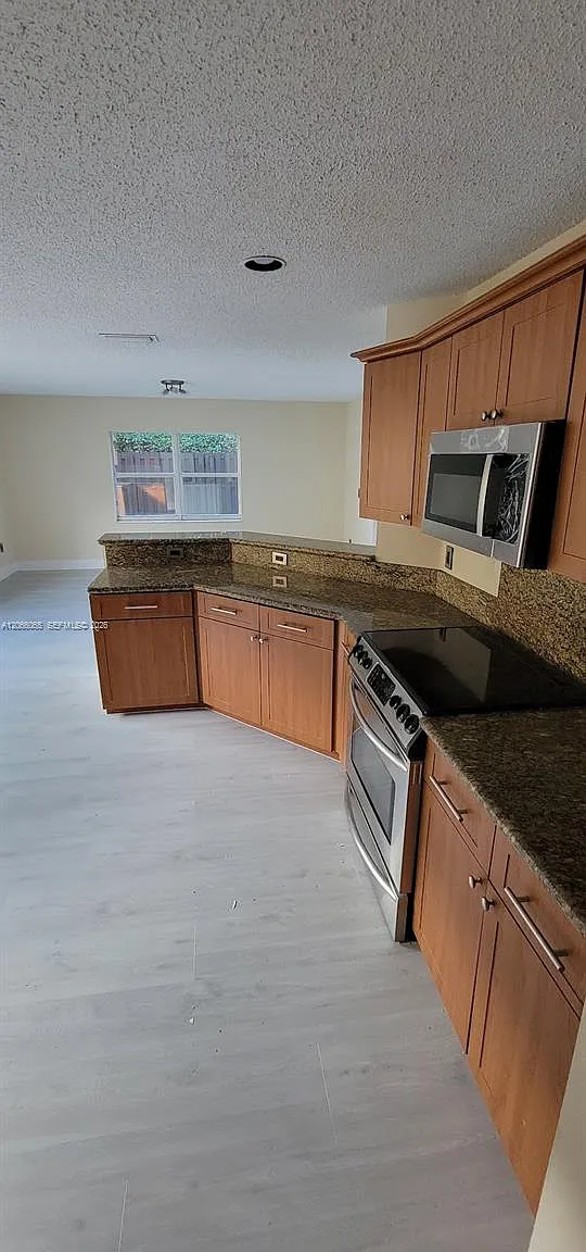 Doral Landings East — Photo 3