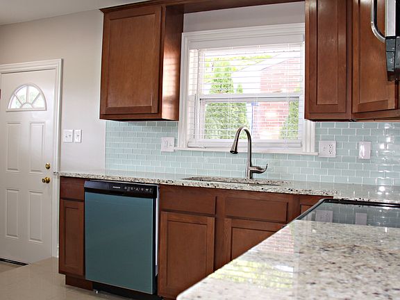 4th image of 24808 Ursuline St