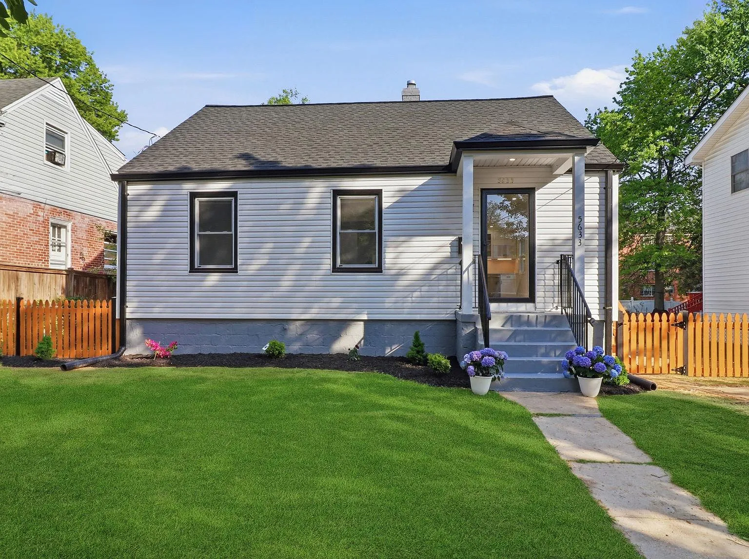 4 bed, 3.0 bath, 1950 sqft, $3,600 — Photo 3