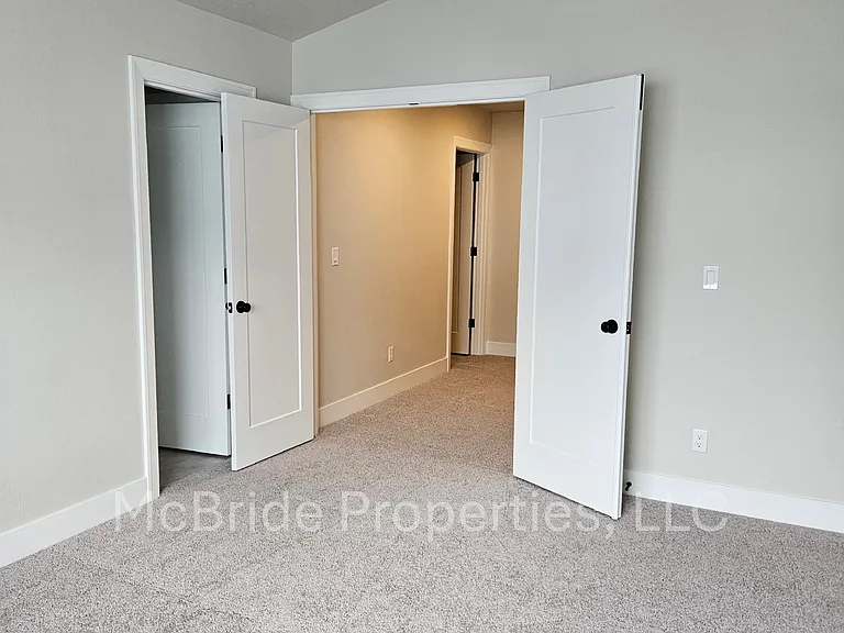 1126 Lilium Ln — Photo 6