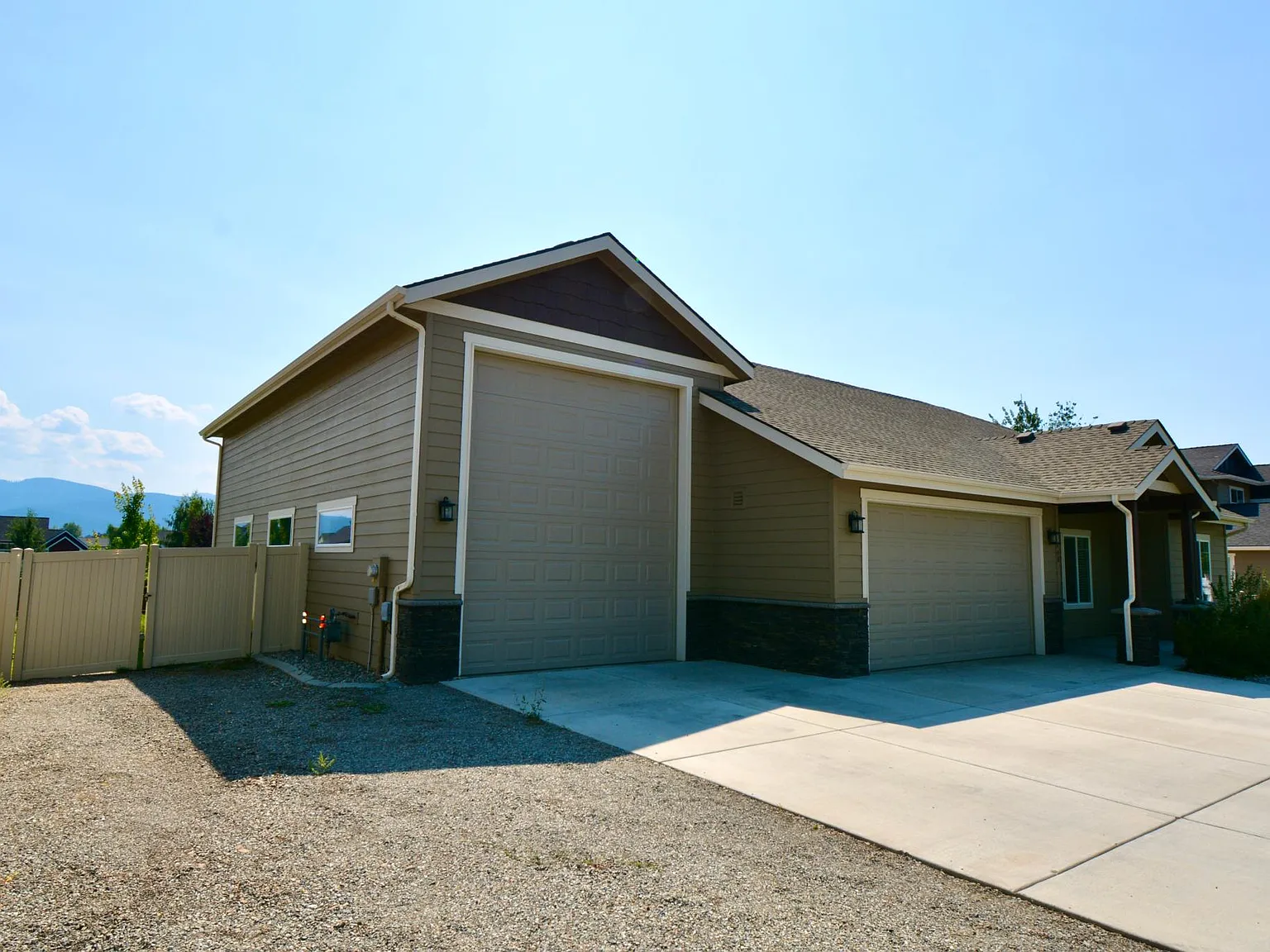3 bed, 1631 sqft, $2,895 — Photo 3