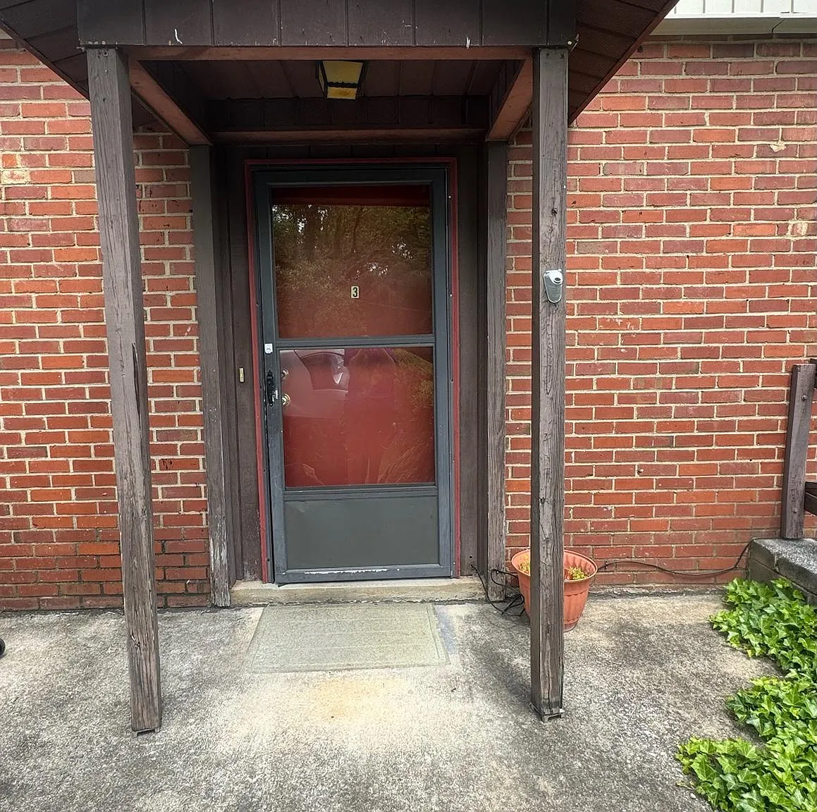 2 bed, $1,050 — Photo 3