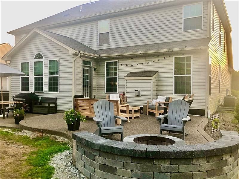 2nd image of 6018 Independence Dr