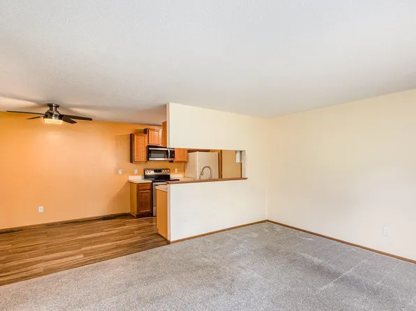 138 96th Ln NE, Blaine, MN 55434