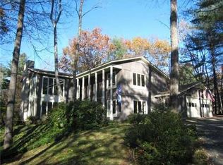 16 Twin Pond Rd, Topsham, ME 04086