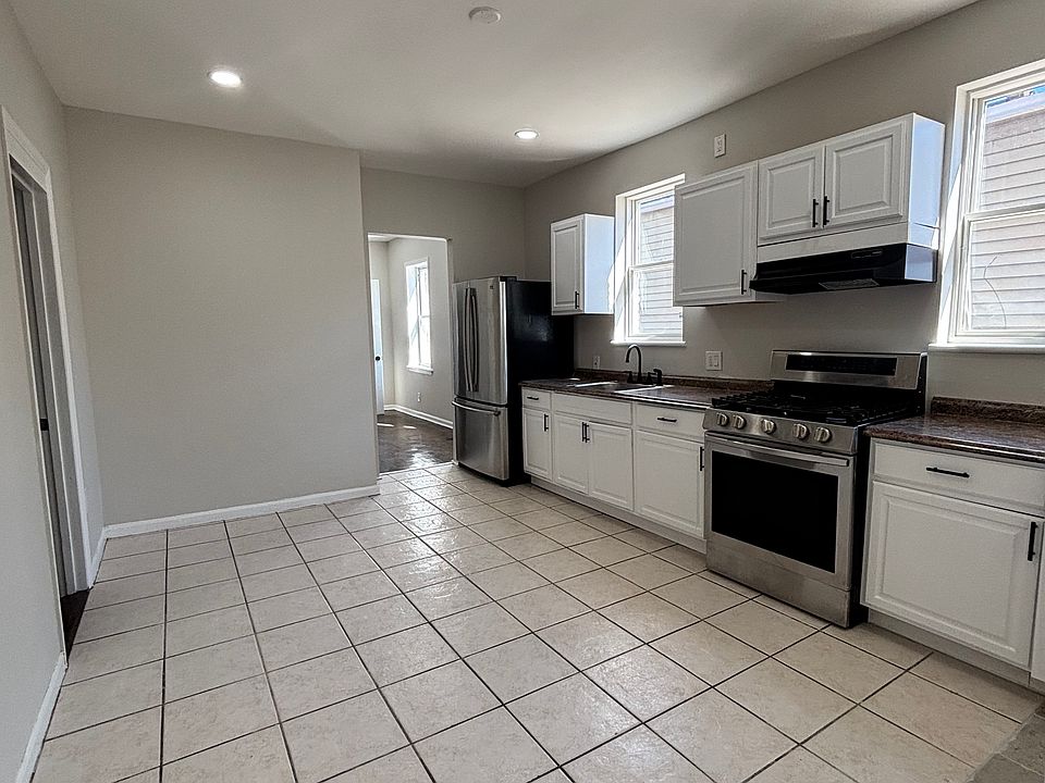 1st image of 434-436 Franklin St #1