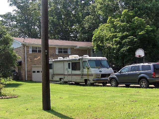 2nd image of 4058 Waterfield Dr NE