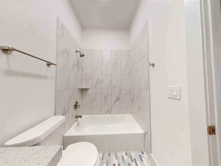 4305 Rogers St — Photo 28