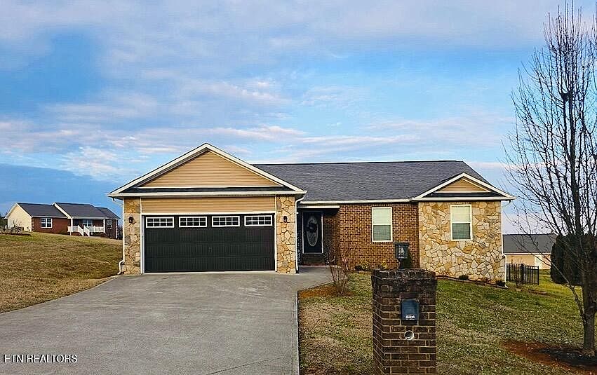 1st image of 610 Preston Dr