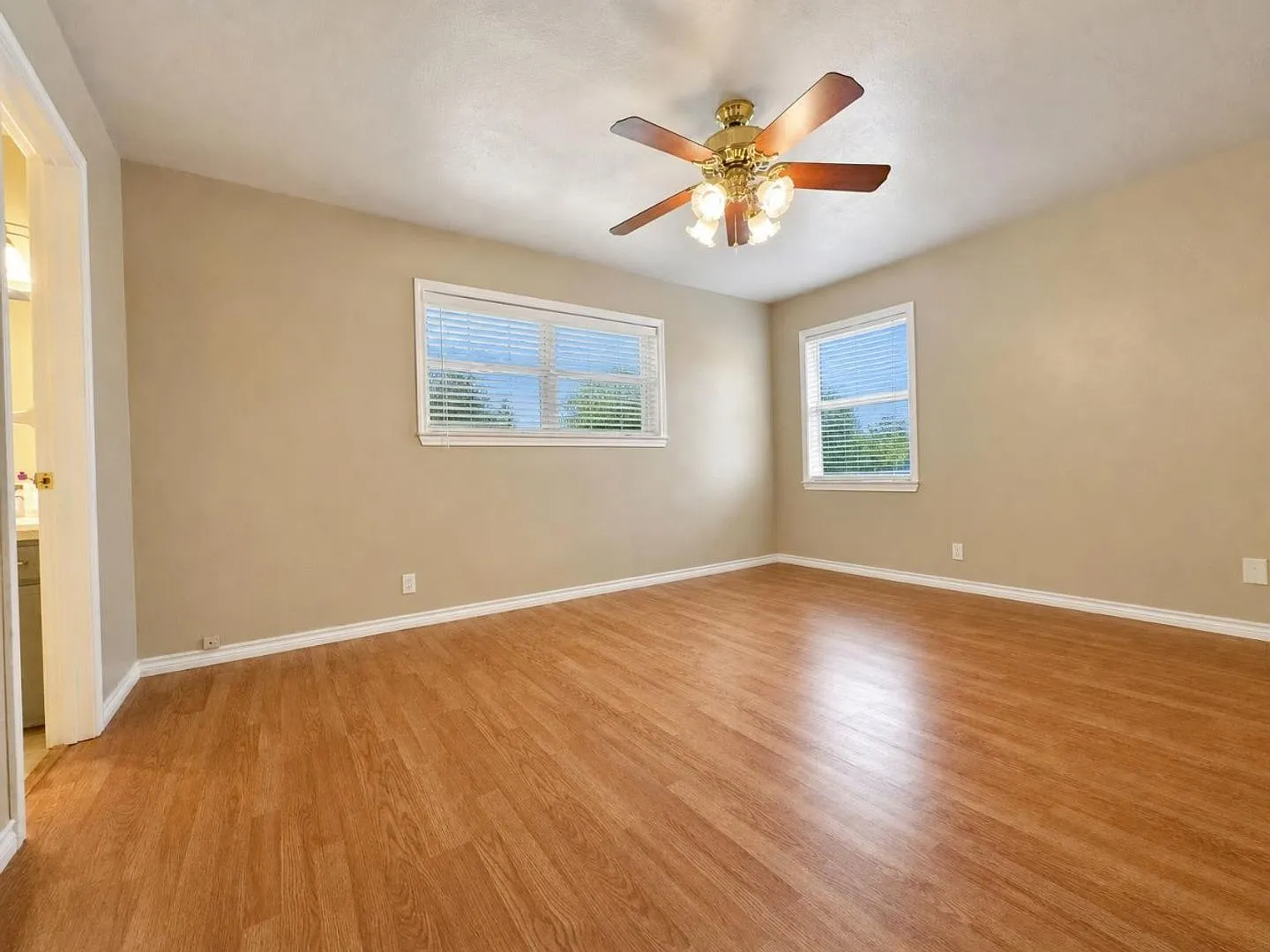 Beautiful 3 Bedroom / 1.5 Bathroom Home in Temple! — Photo 2