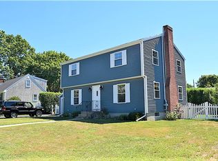 1 Longmeadow Ave, Middletown, RI 02842