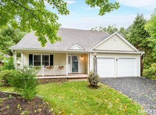 207 Woodlawn Dr, Seymour, CT 06483