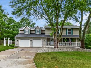 6951 Adaridge Dr SE, Ada, MI 49301